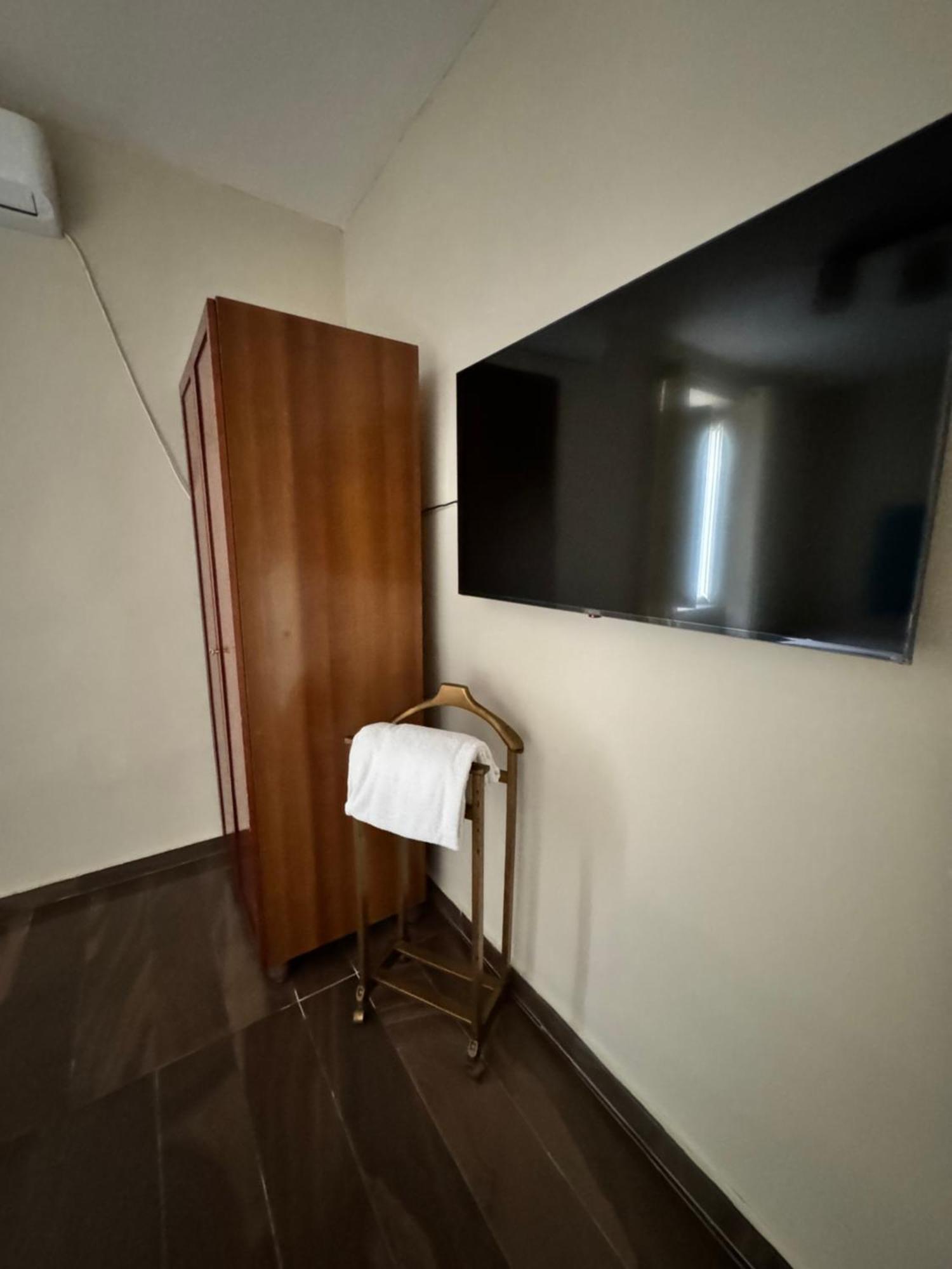 Room Station Giulia Napoli Dış mekan fotoğraf